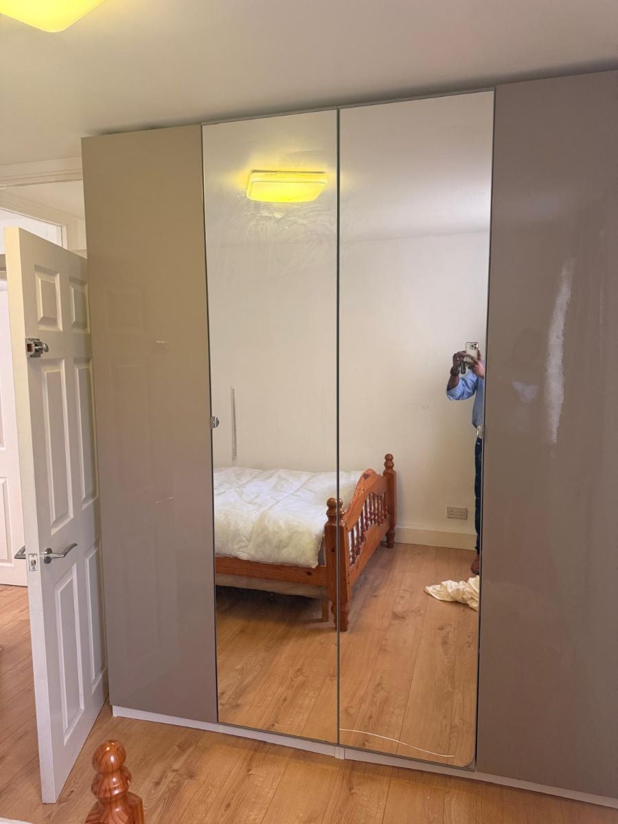 Flat Weald Lane in Greater London
