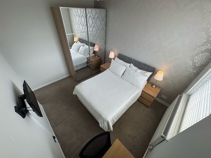 Flat Becklow Gardens in Greater London