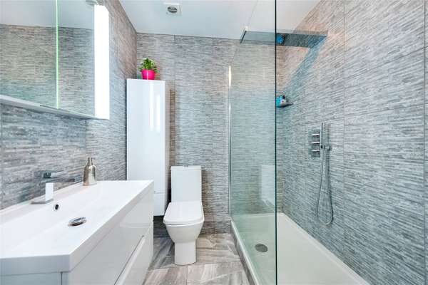 Flat FitzHerbert Walk in Greater London