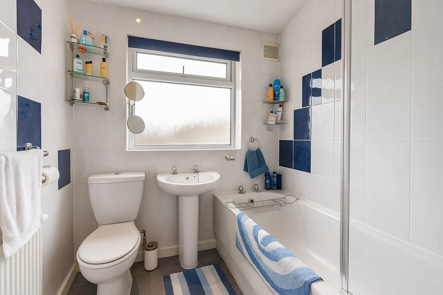 Room Scorton Avenue in Greater London