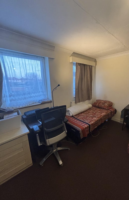 Flat Essoldo Way in Greater London