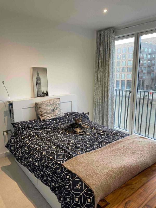 Room Lock Side Way in Greater London