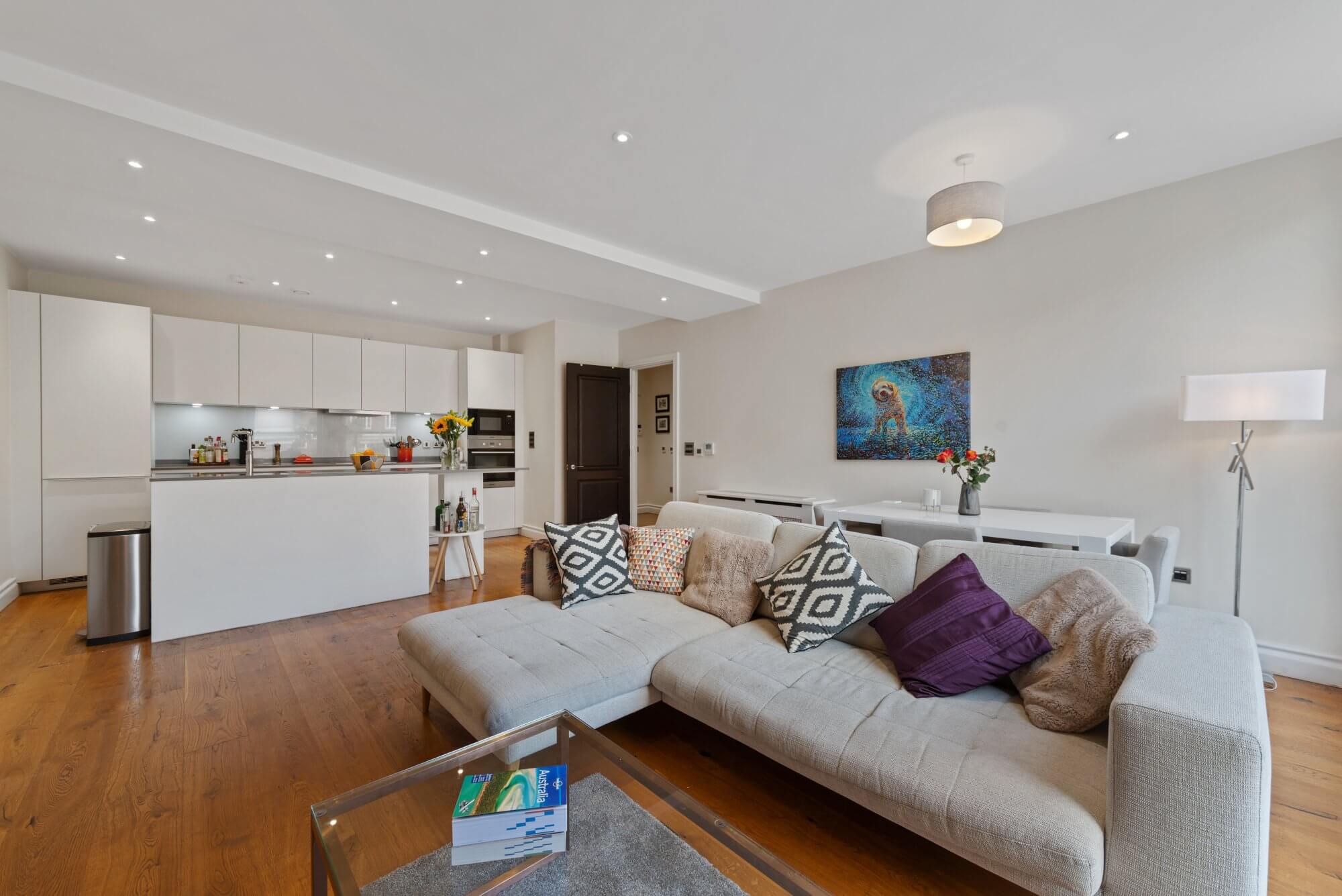 Flat Kensington Church Walk in Greater London