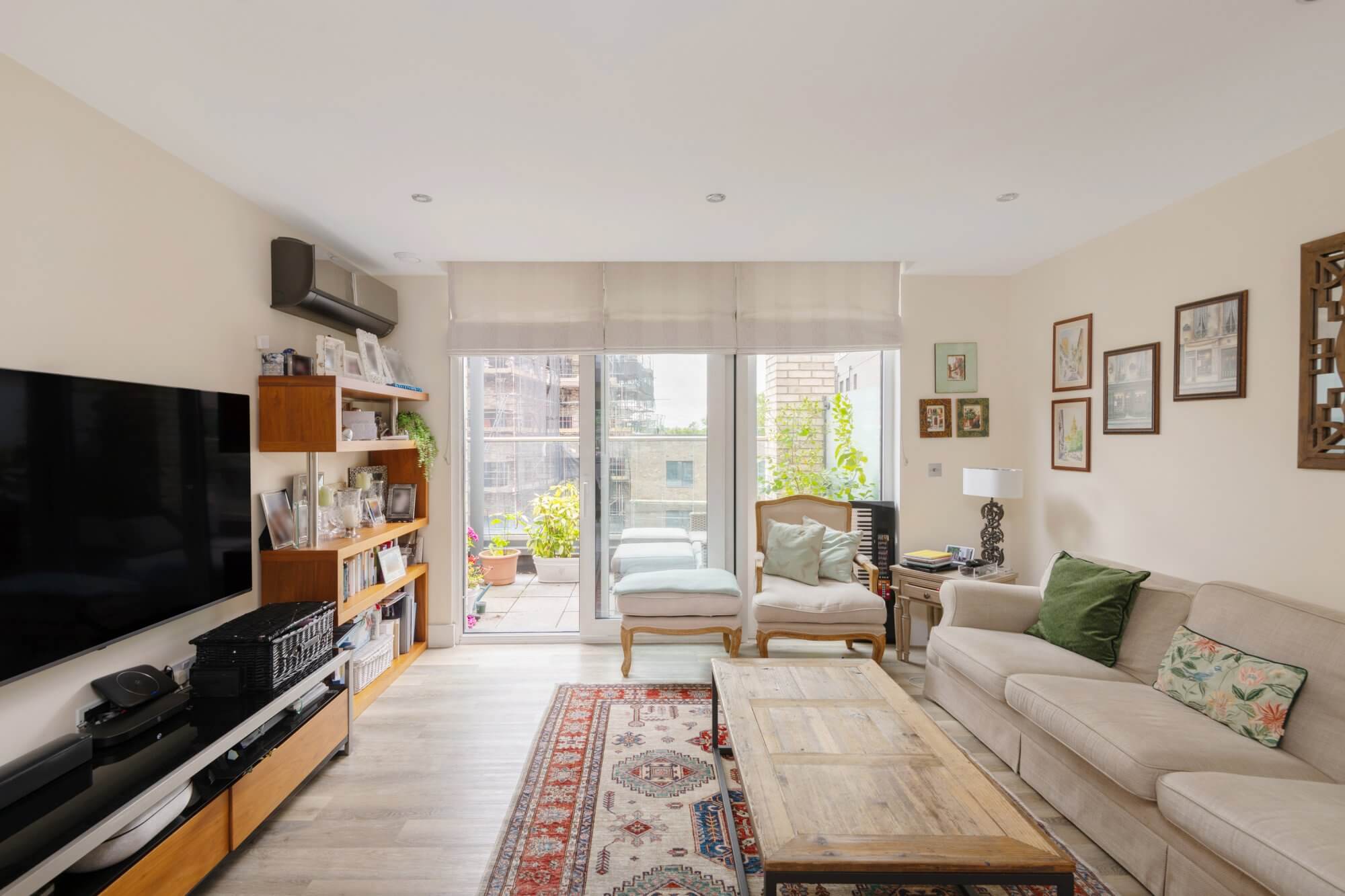 Flat Kensington Church Walk in Greater London