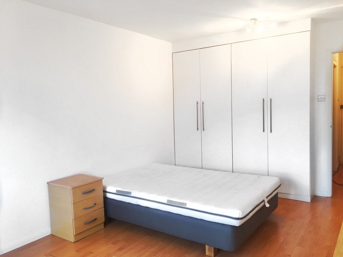 Flat Wellington Road in Greater London