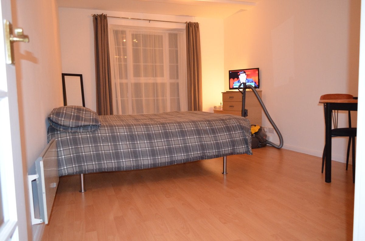 Flat Wellington Road in Greater London