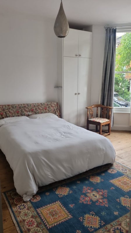 Room Sigdon Road in Greater London