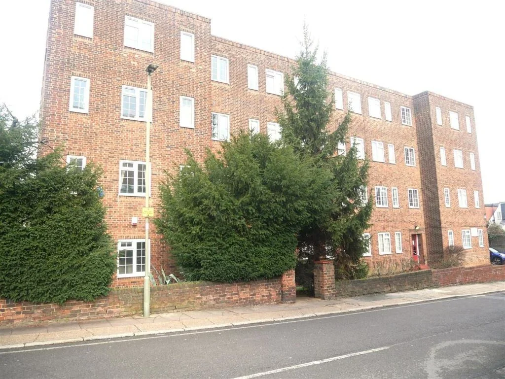 Flat Brent Street in Greater London