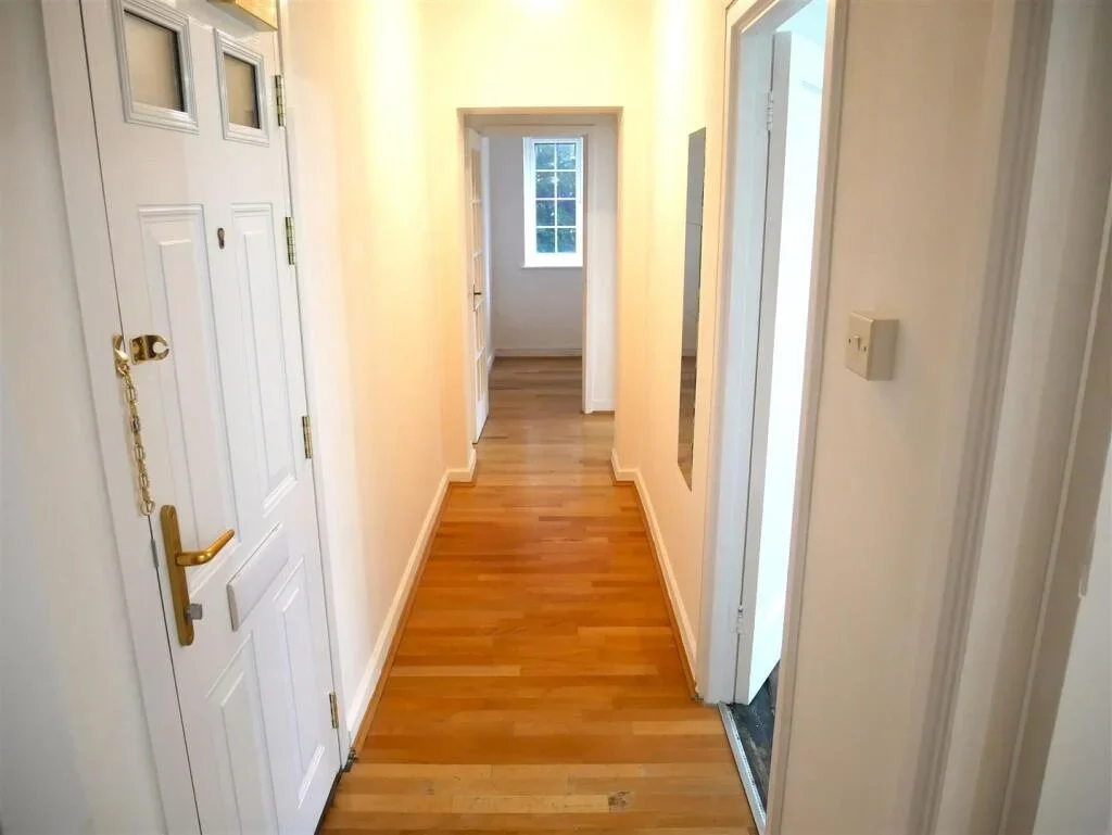 Flat Brent Street in Greater London
