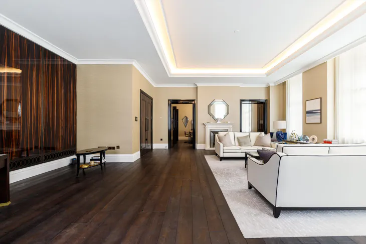 Flat Whitehall Place in City of Westminster