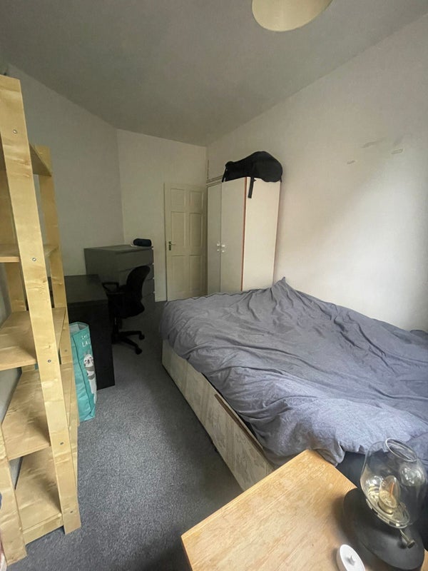 Room Navarre Street in Greater London