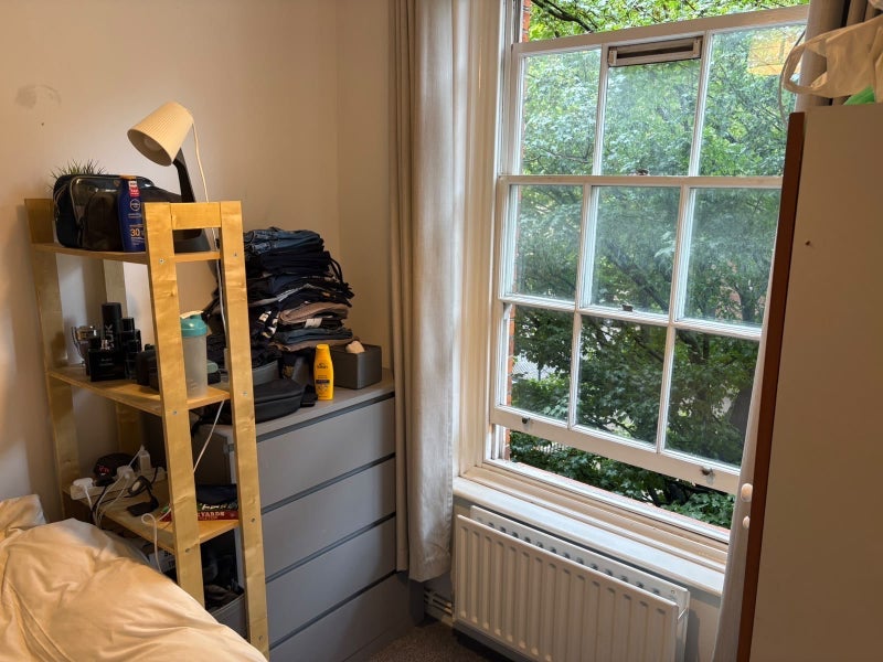 Room Navarre Street in Greater London