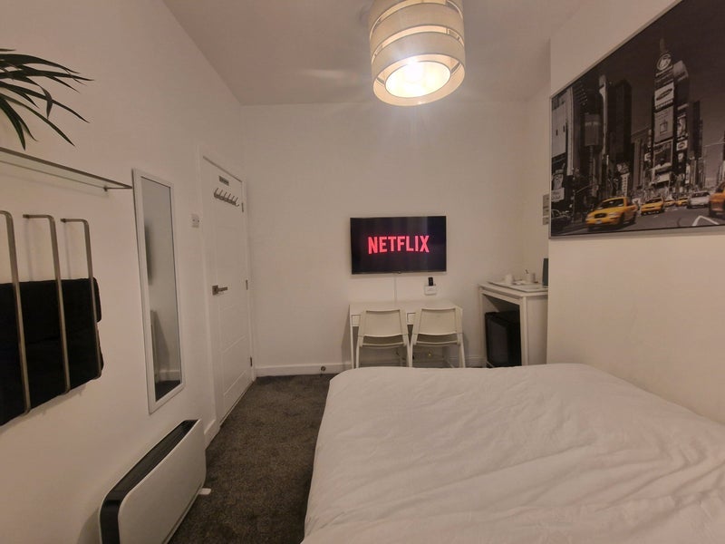 Room Frith Road in Greater London