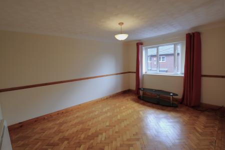 Flat Oliver Lyme Road in Prescot