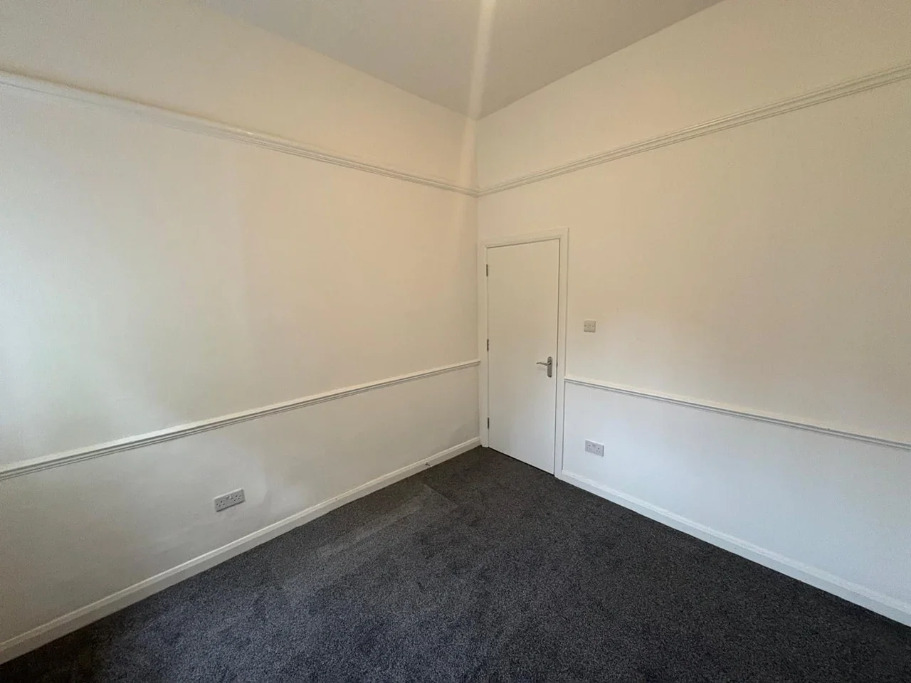 Flat Christchurch Road in Greater London