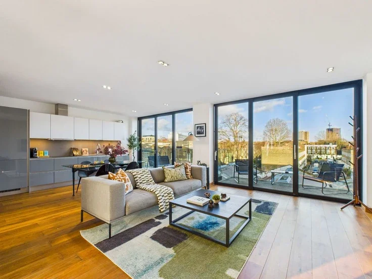 Flat Bayham Street in Greater London