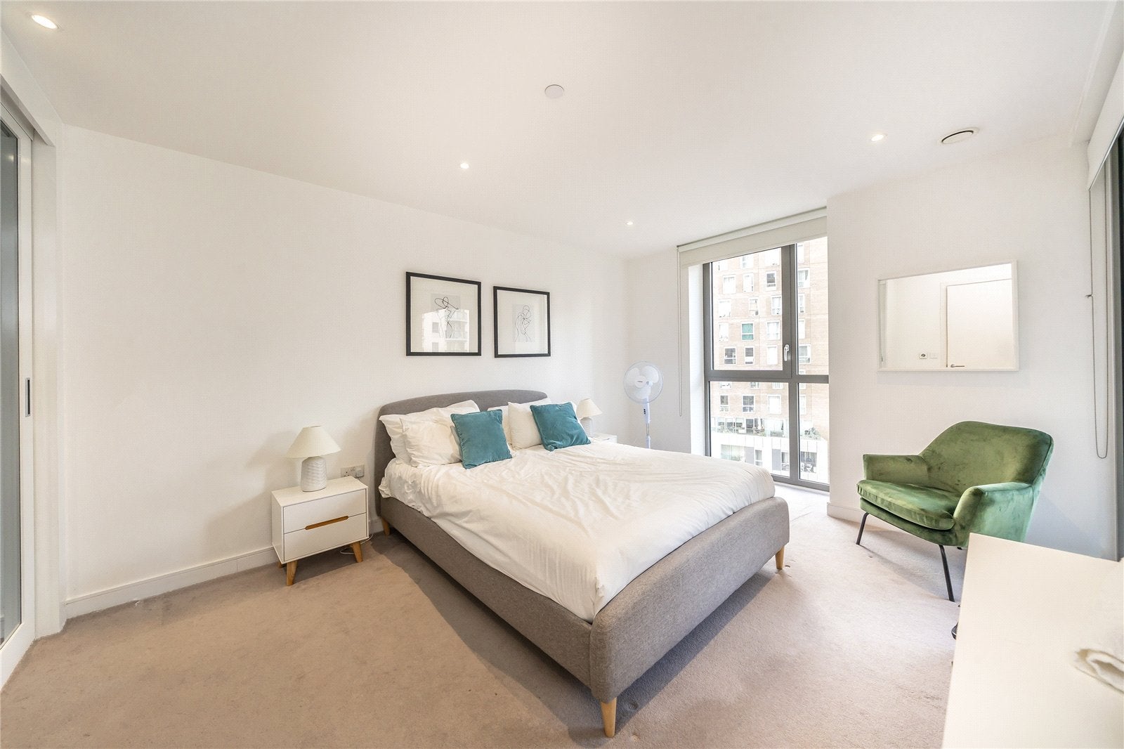 Flat Limeharbour in Greater London