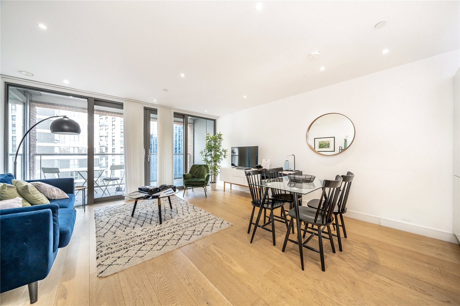 Flat Limeharbour in Greater London