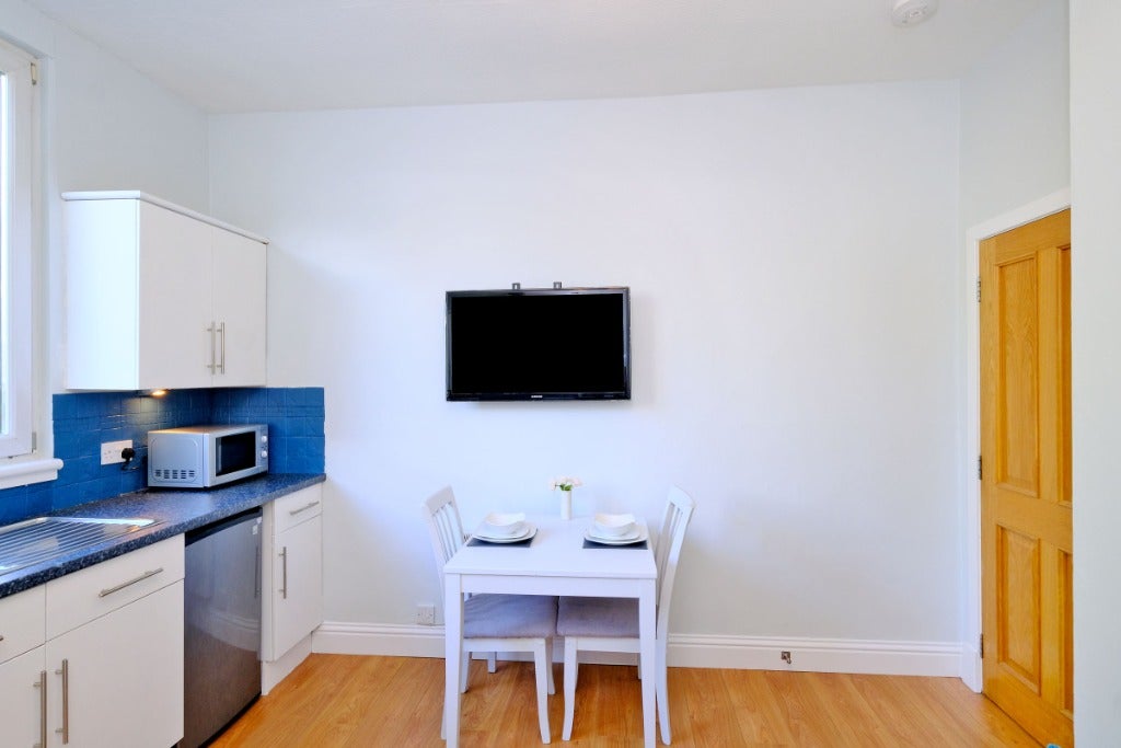 Room Granton Place in Aberdeen City