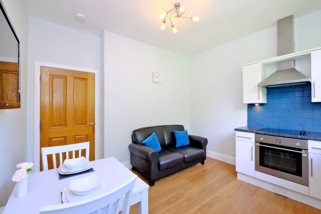 Room Granton Place in Aberdeen City
