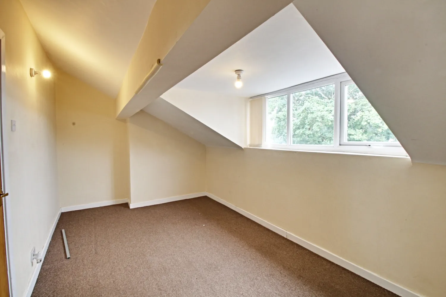 Flat Sefton Road in Liverpool