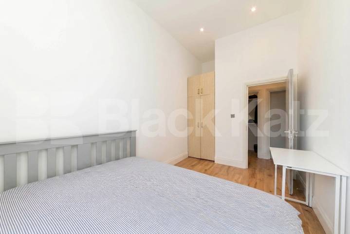 Flat Iverson Road in Greater London