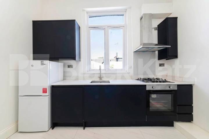 Flat Iverson Road in Greater London