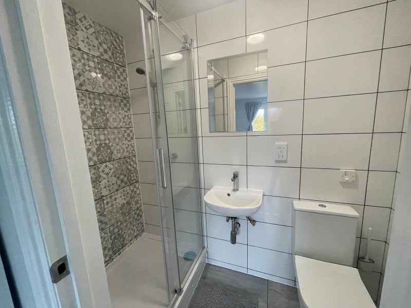 Room Hospital Way in Greater London