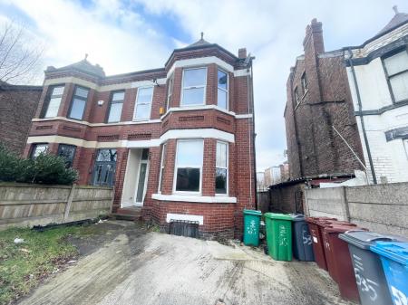 Flat Barlow Moor Road in Manchester