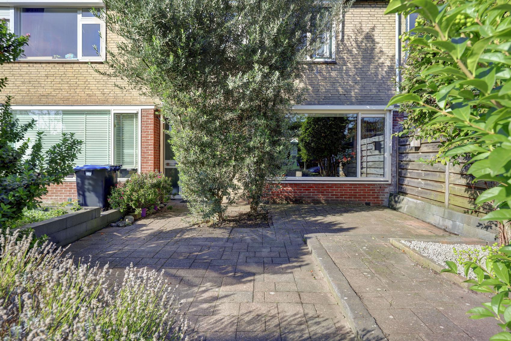 Tussenwoning te koop: Sterrenweg 31, Berkel En Rodenrijs