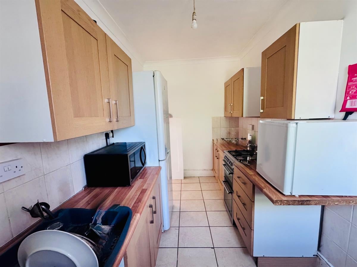 Flat Norfolk Road in Greater London