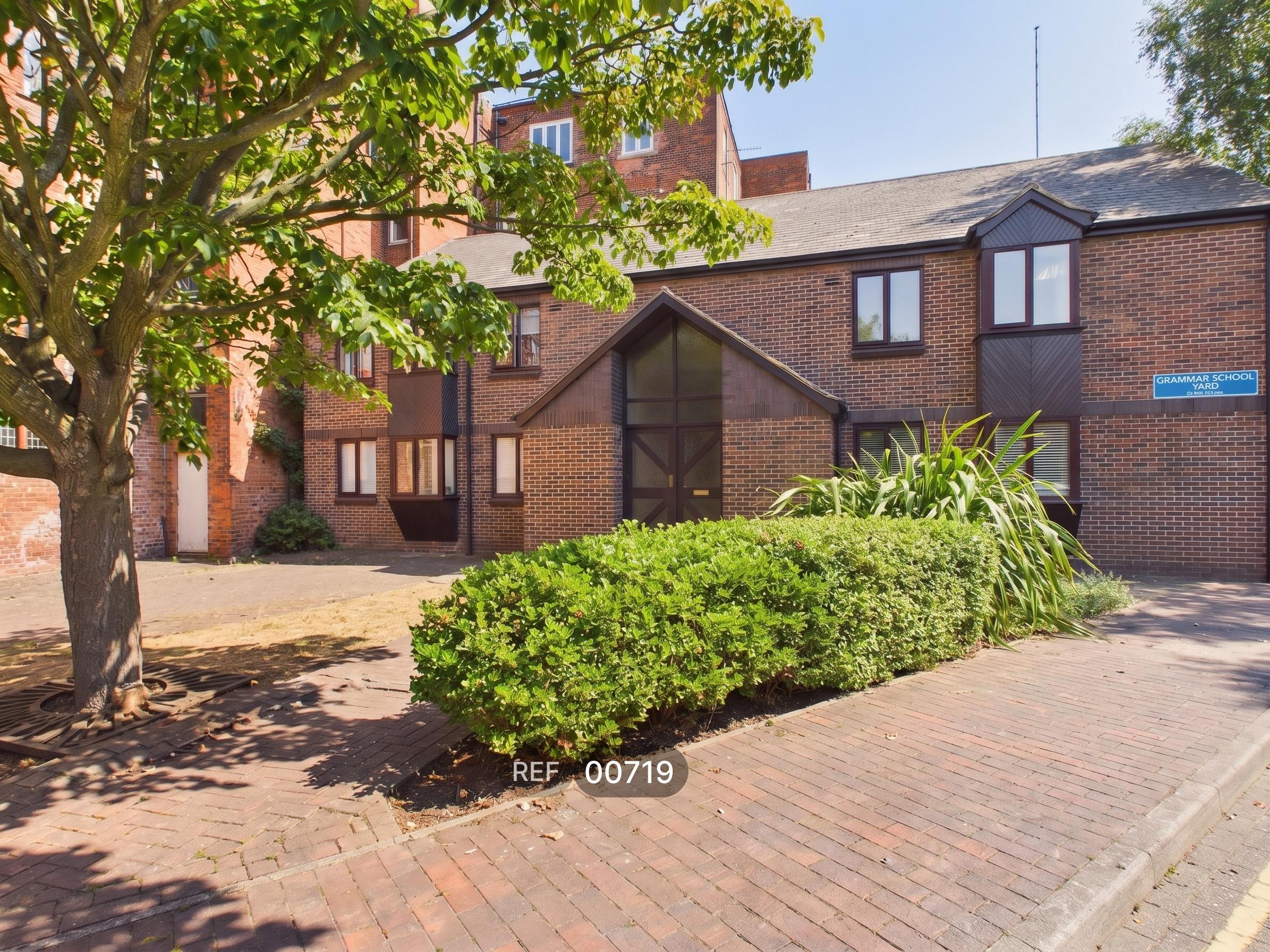 Flat Grammar School Yard in Hull