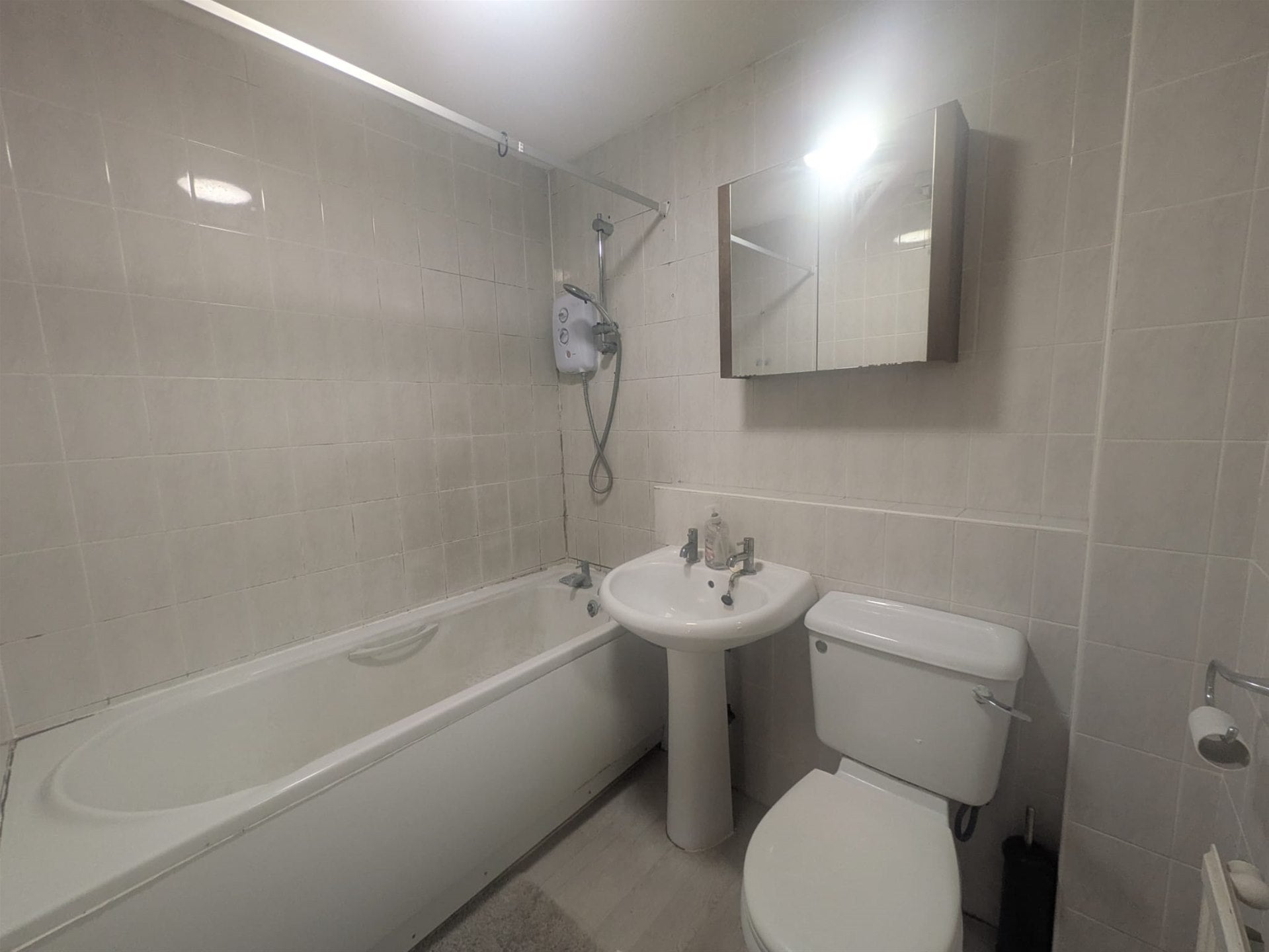 Flat Chadwell Heath Lane in Greater London