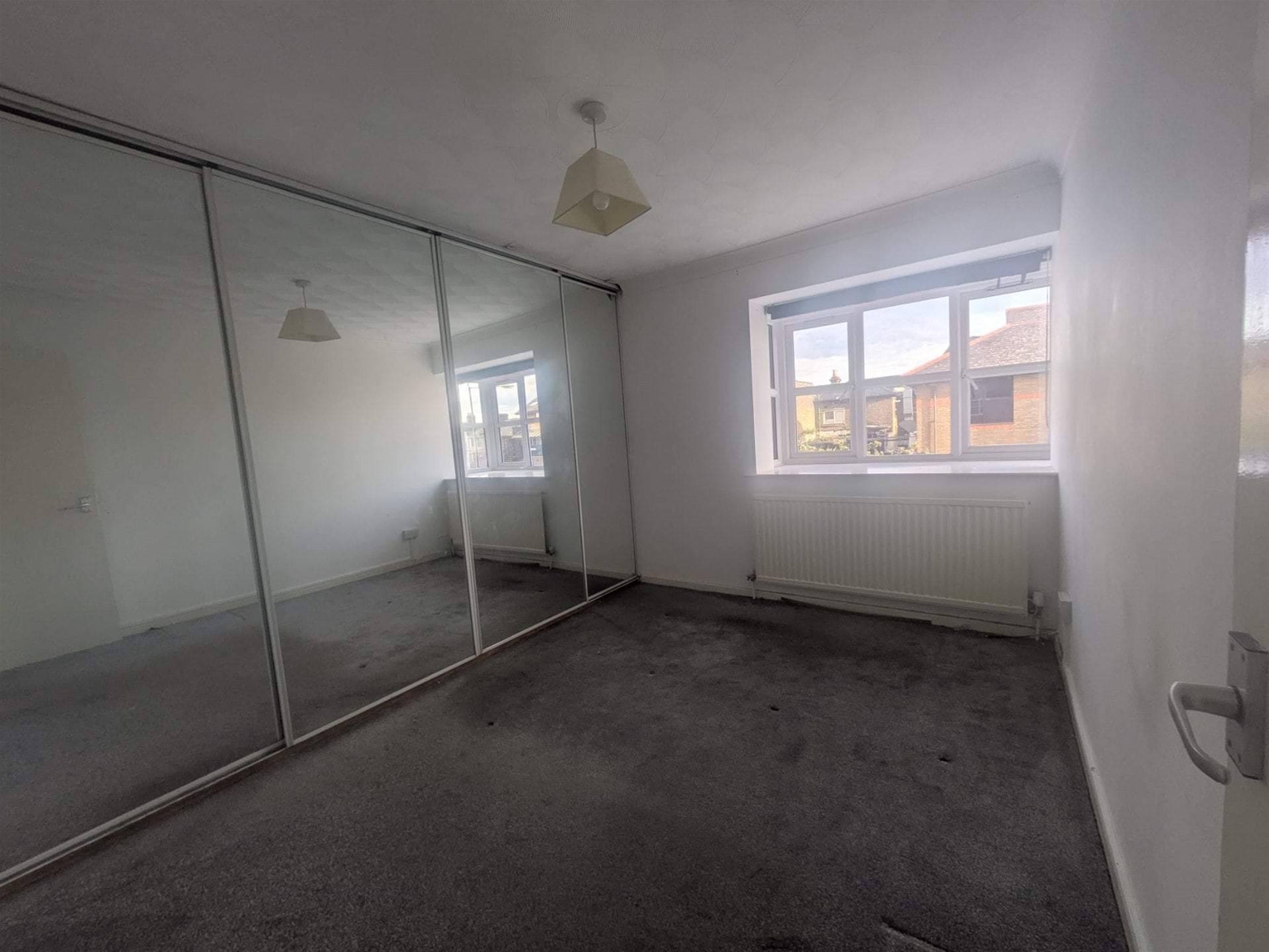 Flat Chadwell Heath Lane in Greater London