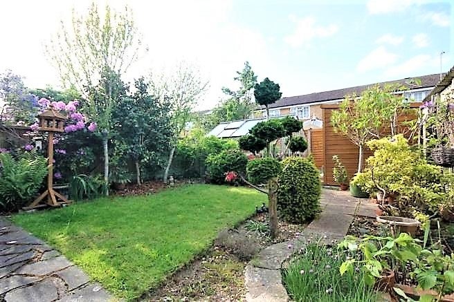 House Robin Way in Borough of Spelthorne