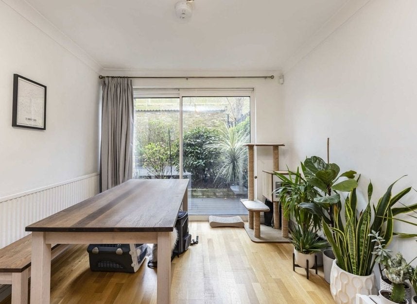 Flat Maxwell Road in Greater London