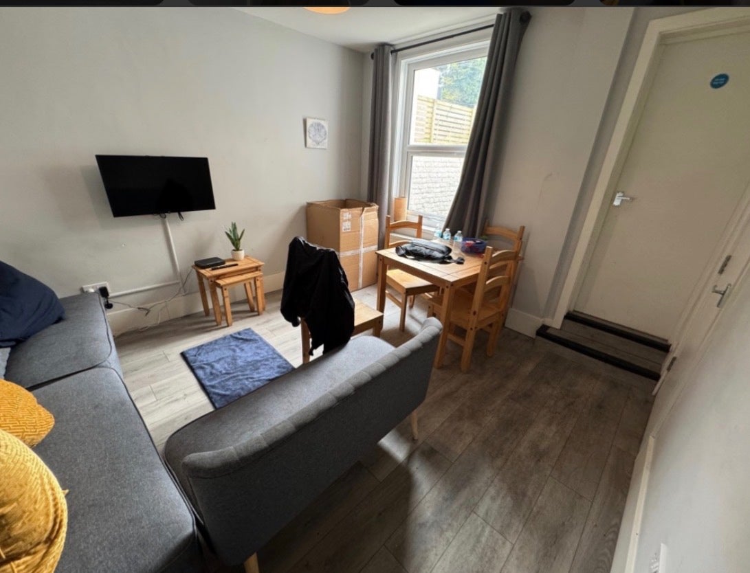 Room Clarendon Street in Dover