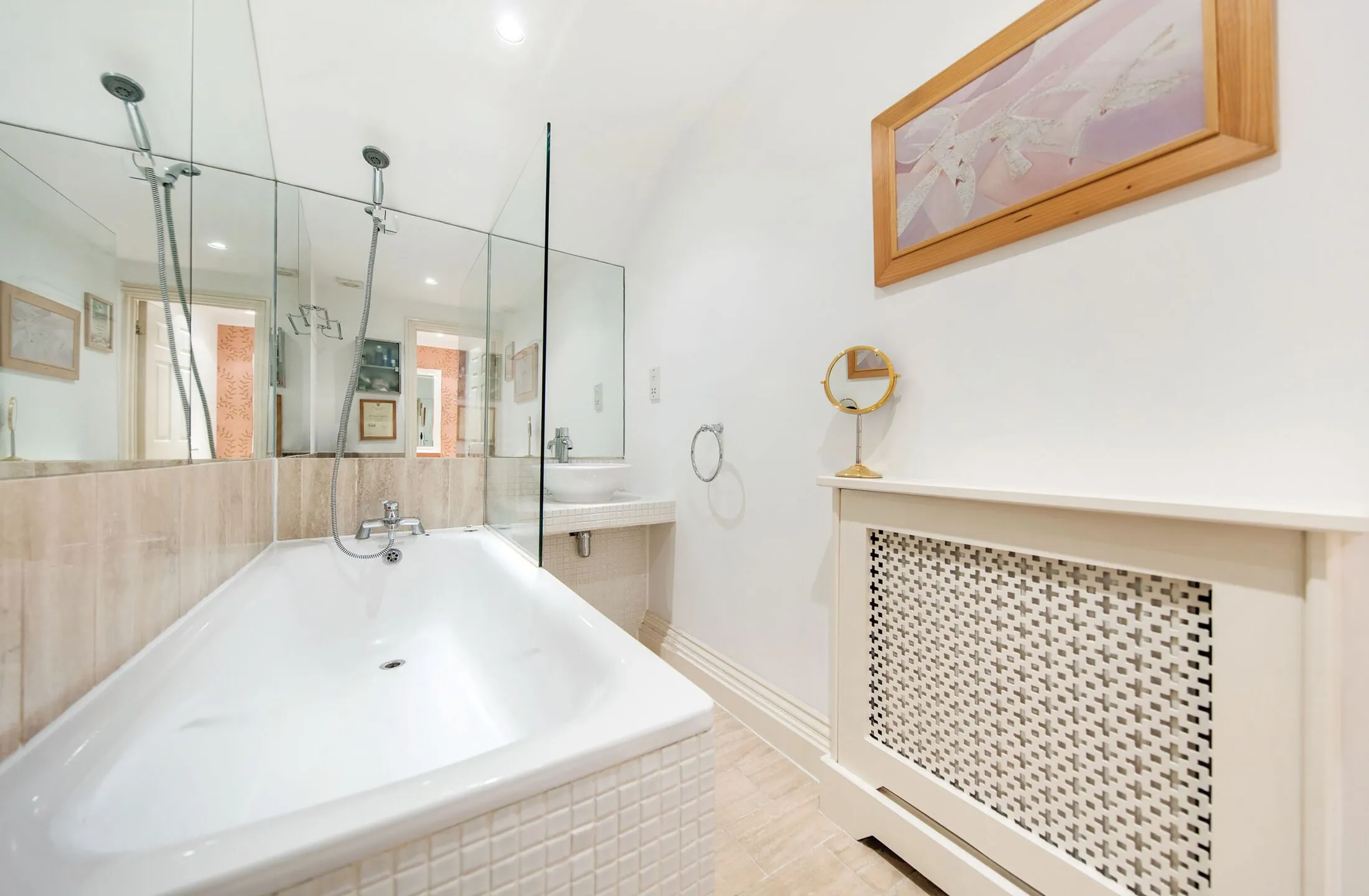 Flat Chelsea Embankment in Greater London