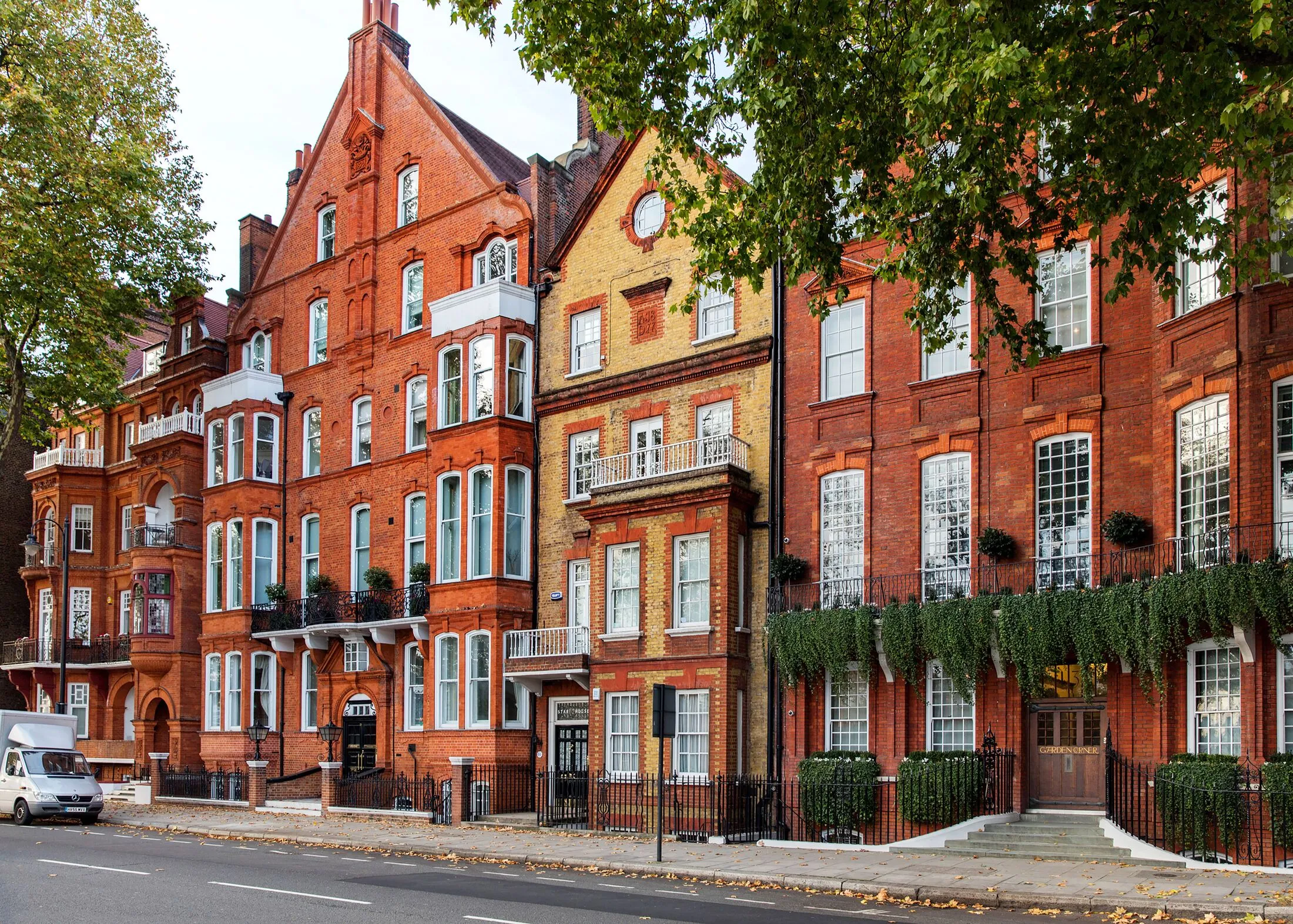 Flat Chelsea Embankment in Greater London