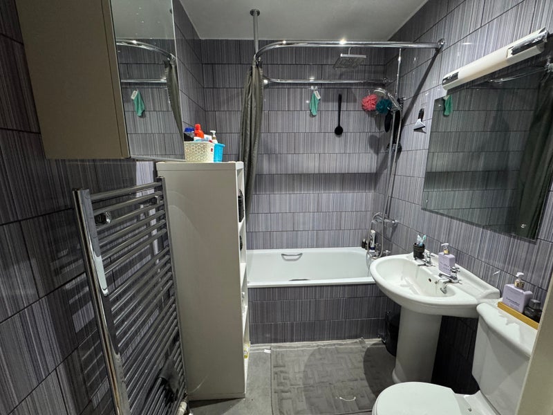 Room Townmead Road in Greater London