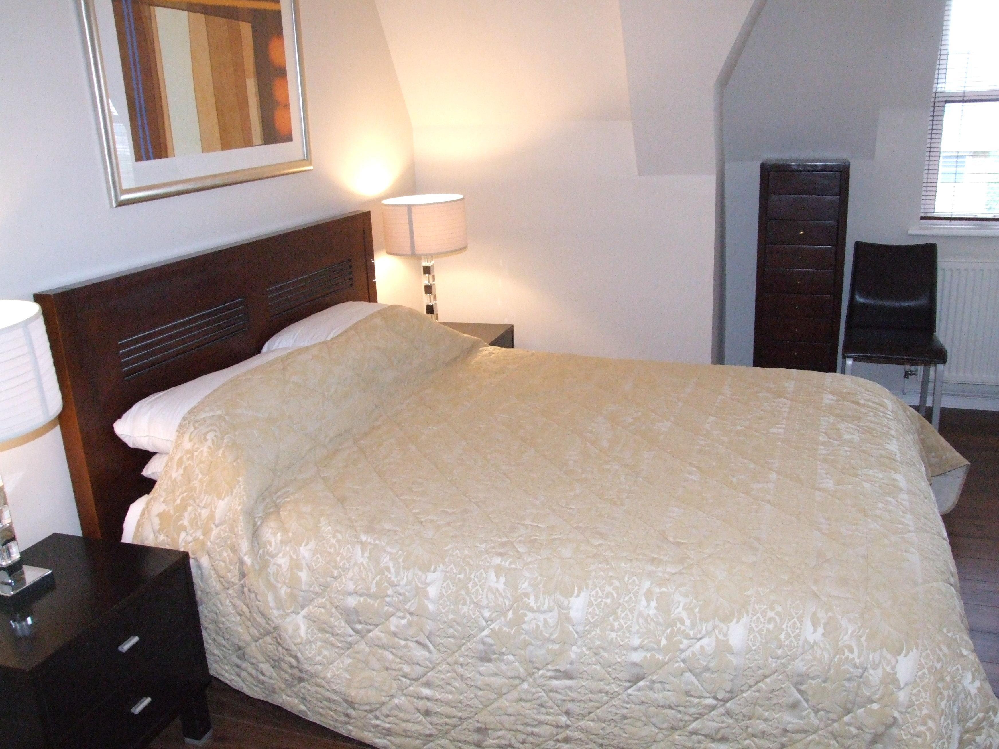 Flat Boydell Court in Greater London