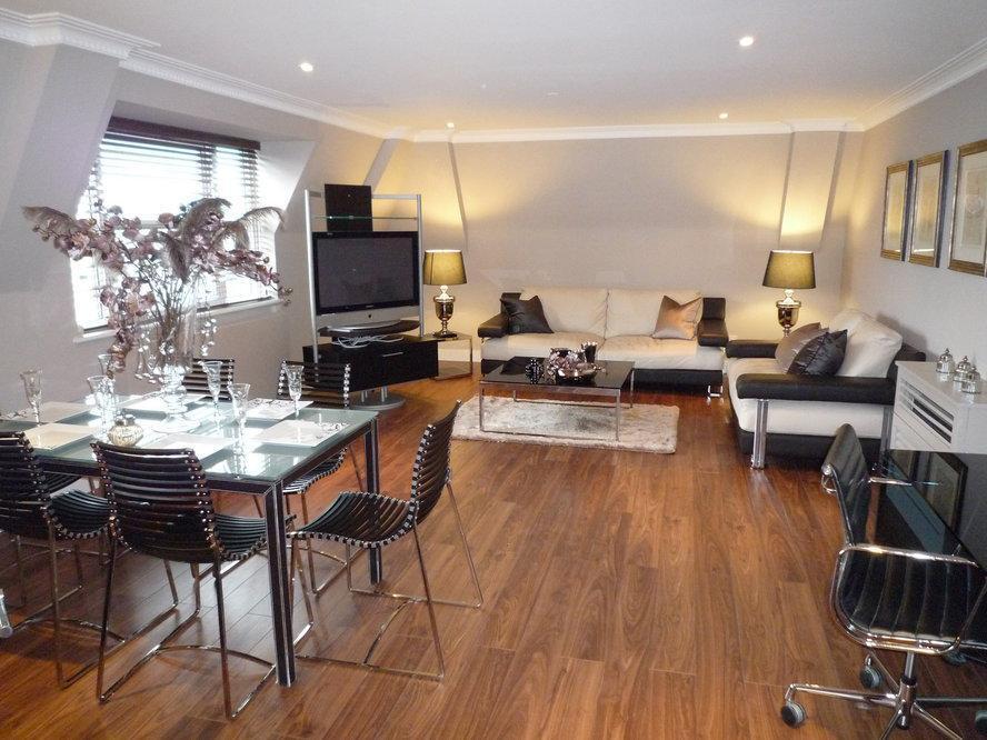 Flat Boydell Court in Greater London