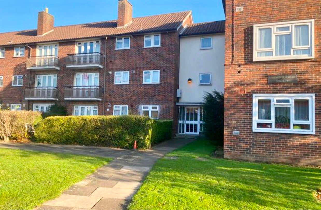 Flat Great West Road in Greater London