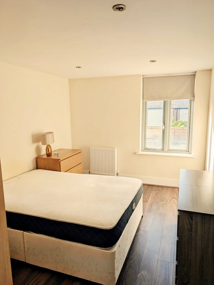 Room Morden Road in Greater London