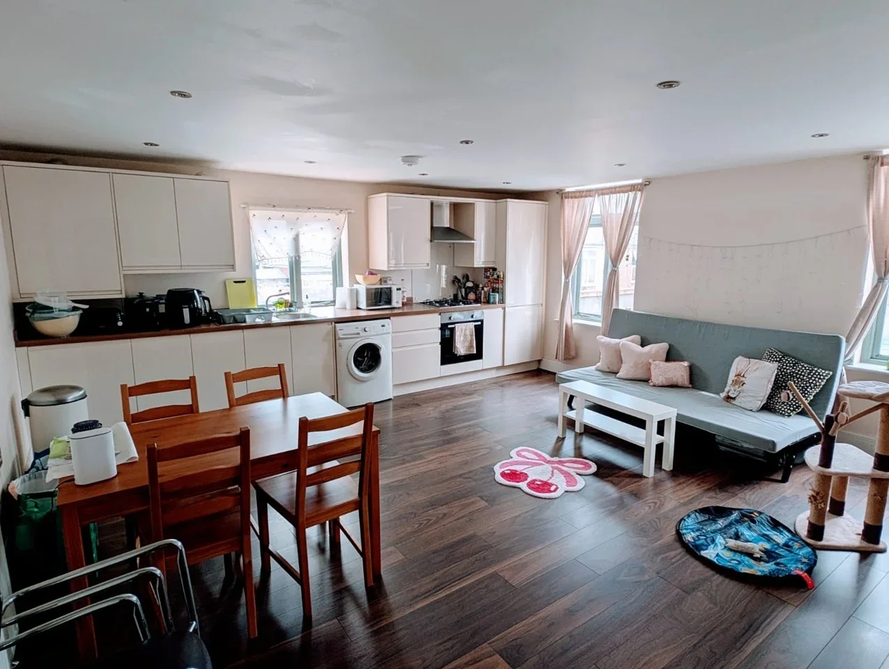 Room Morden Road in Greater London