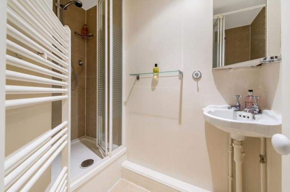 Flat Homer Row in City of Westminster
