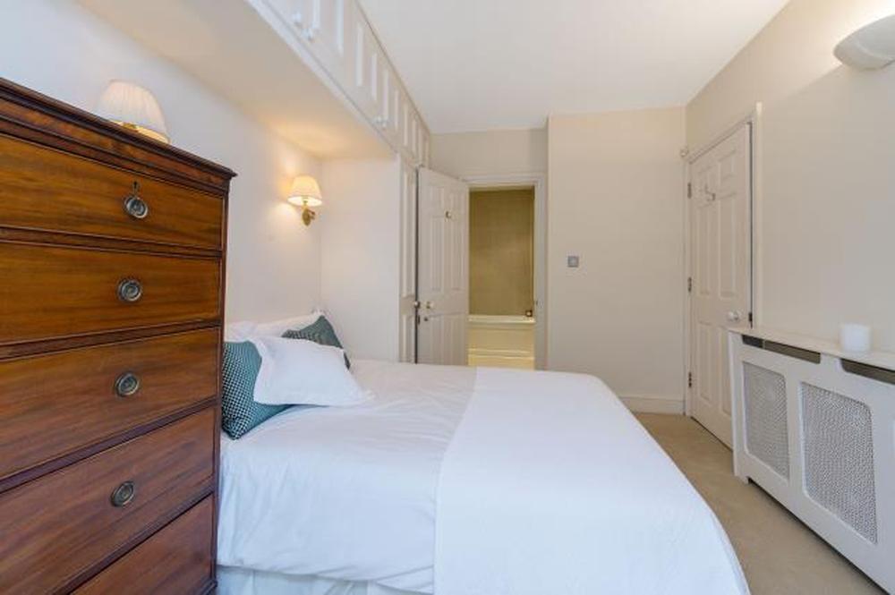 Flat Homer Row in City of Westminster
