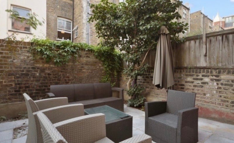 Room Parfett Street in Greater London