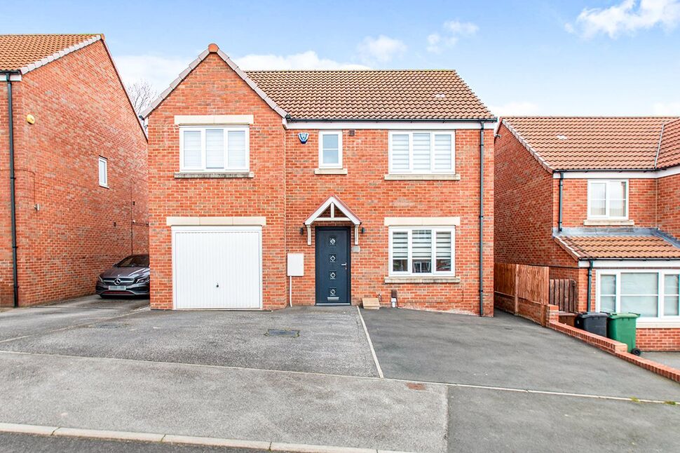 House Seven Hill Way in Leeds