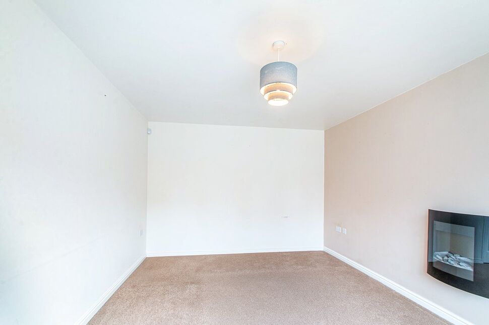 House Seven Hill Way in Leeds
